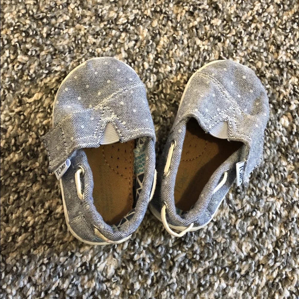 Toddler toms shoes